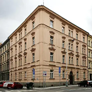 Luxury Center Apt. Charles Bridge Walking Distance Apartment